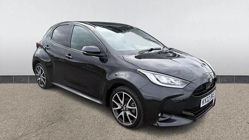 Used Toyota Yaris Hybrid 116 HP (85 kW) 2022 Black Hatchback