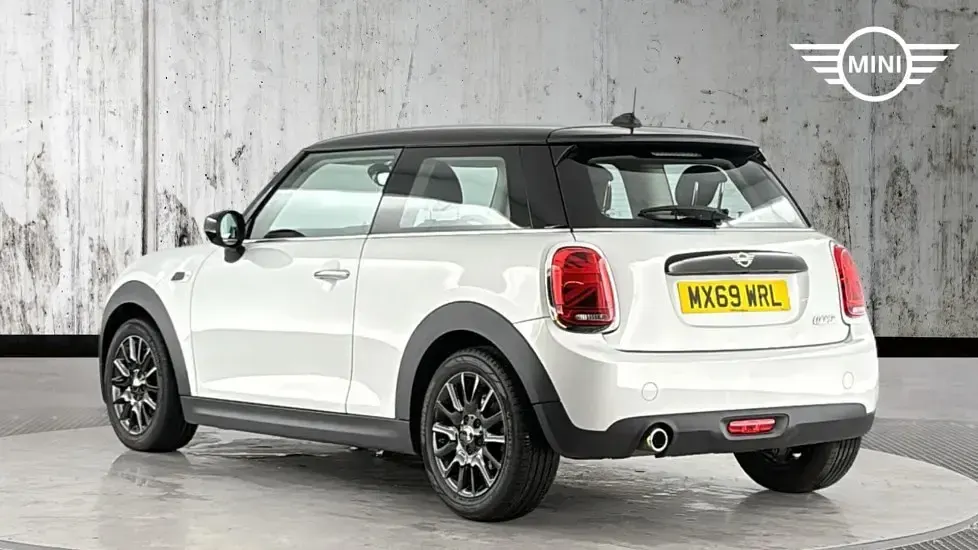 Used Mini Cooper Classic 136 HP (100 kW) 2019 Silver Hatchback