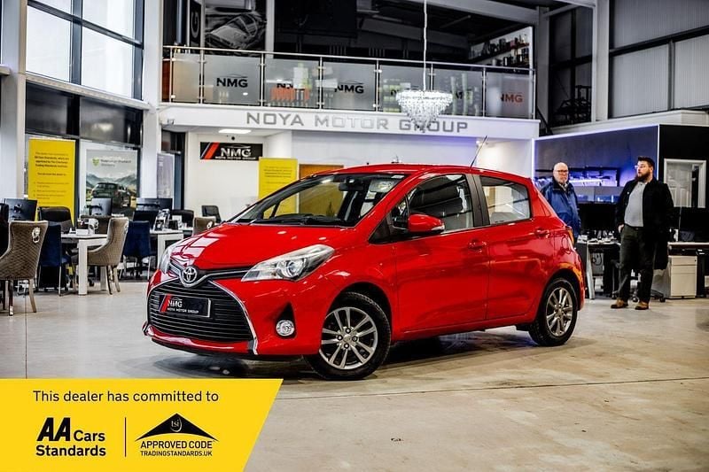 Red Used 2015 Toyota Yaris Hatchback | £5,649 (Fair price) - Image 1/4