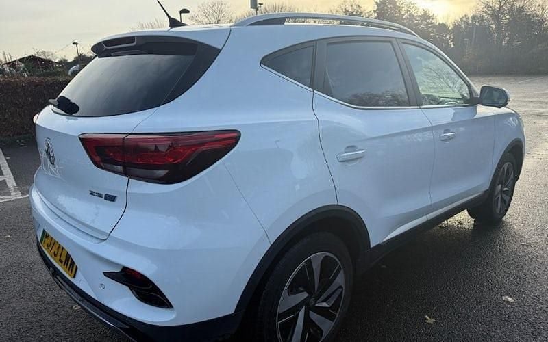 Used MG ZS Trophy 114 kW (156 HP) 2023 White Hatchback
