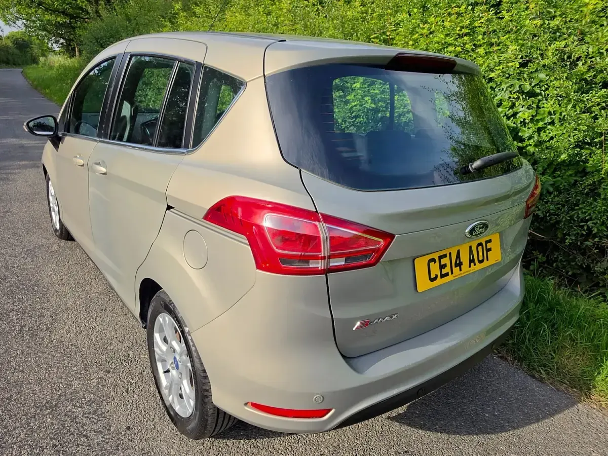 Used Ford B-MAX Zetec 90 HP (66 kW) 2014 Silver MPV