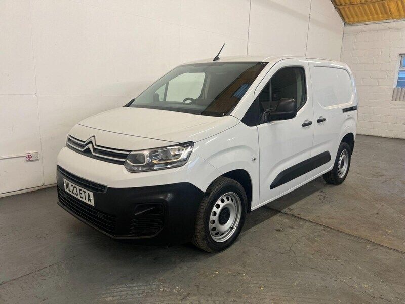 White Used 2023 Citroën Berlingo PureTech MPV | £11,797 (Good price) - Image 1/4