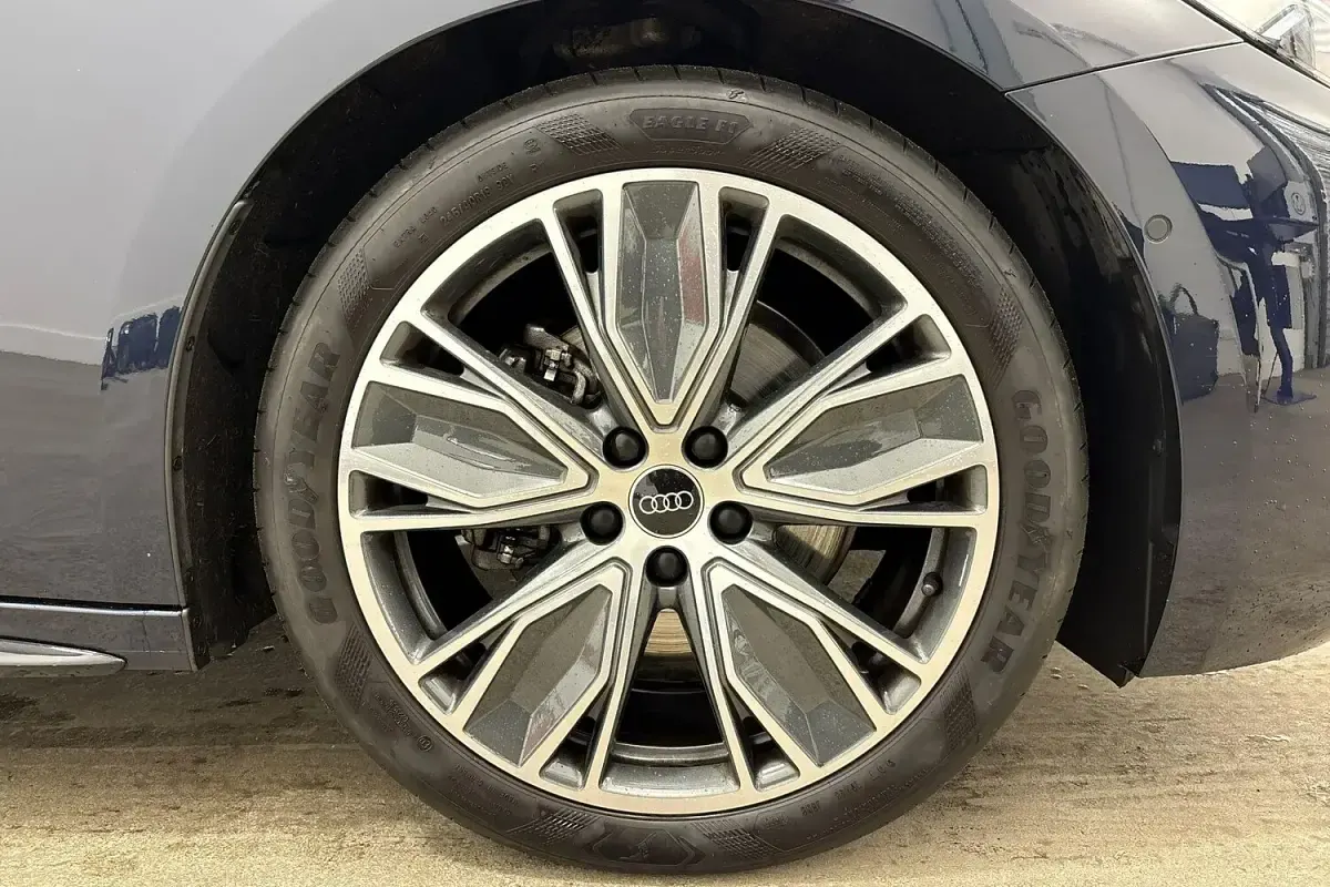 Used Audi A5 S-Line 204 HP (150 kW) 2025 Blue Estate