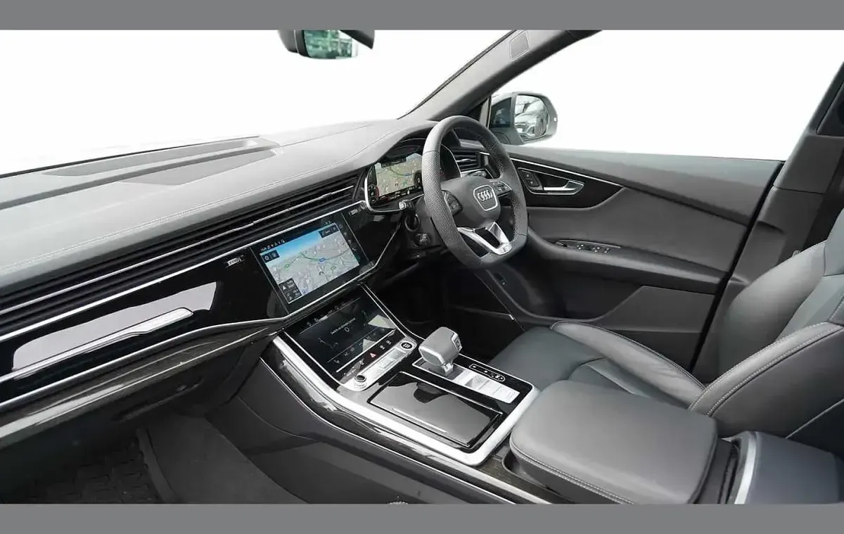 Used Audi Q8 Black Edition 281 HP (206 kW) 2025 White SUV