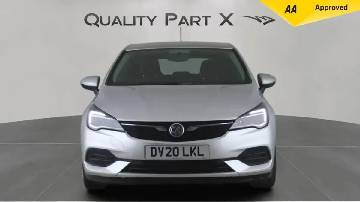 Gebraucht Vauxhall Astra Business Edition 105 PS (77 kW) 2020 Silber Kleinwagen