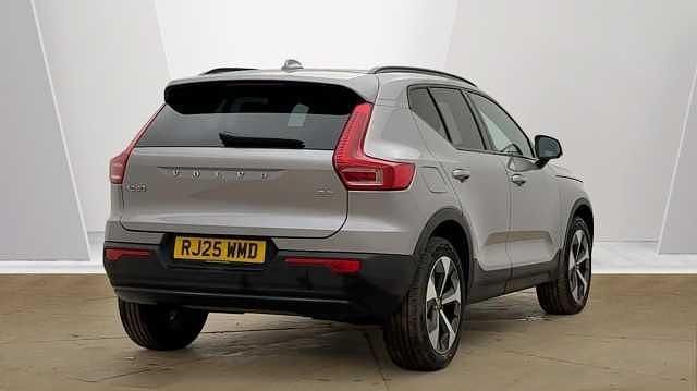 Used Volvo XC40 Plus 161 HP (118 kW) 2025 Silver SUV