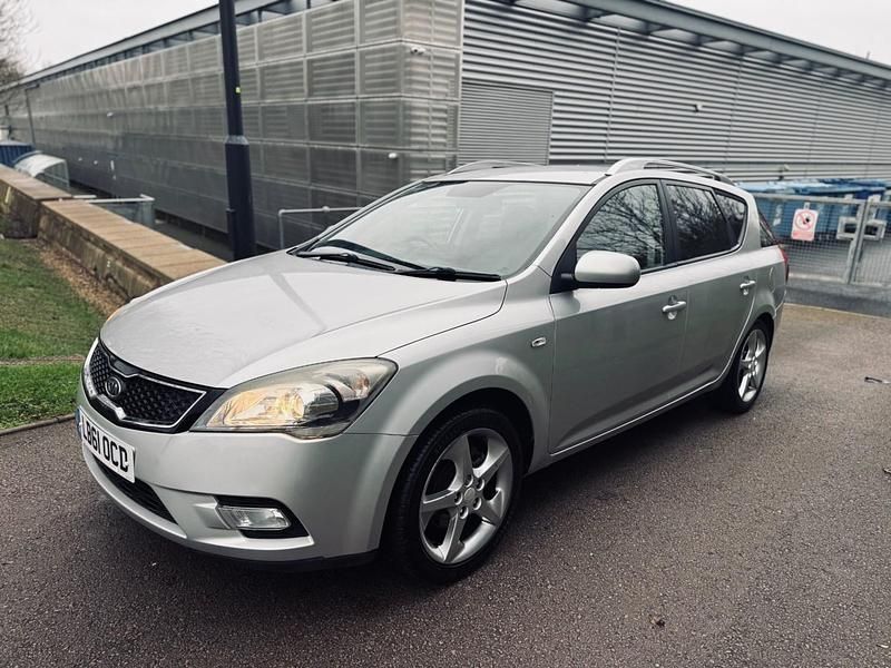 Silver Used 2012 Kia Ceed Hatchback | £1,695 (Good price) - Image 1/4