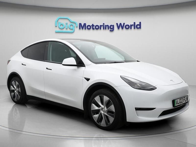 White Used 2022 Tesla Model Y Long Range SUV | £22,300 (Super price) - Image 1/4