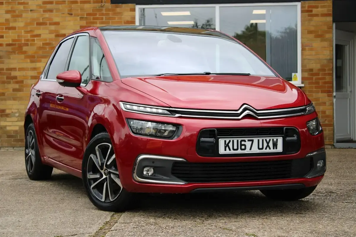 Used Citroën C4 Picasso Flair 120 HP (88 kW) 2017 Red MPV
