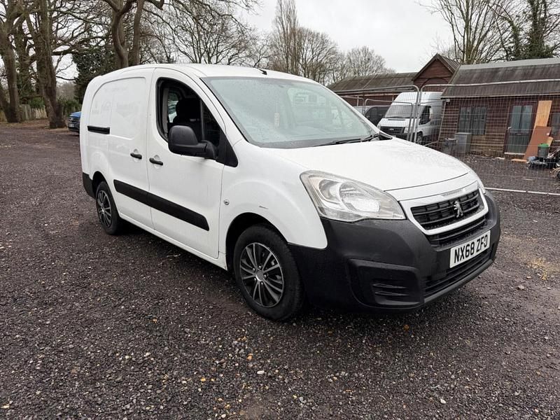 Used Peugeot Partner S 2018 White MPV