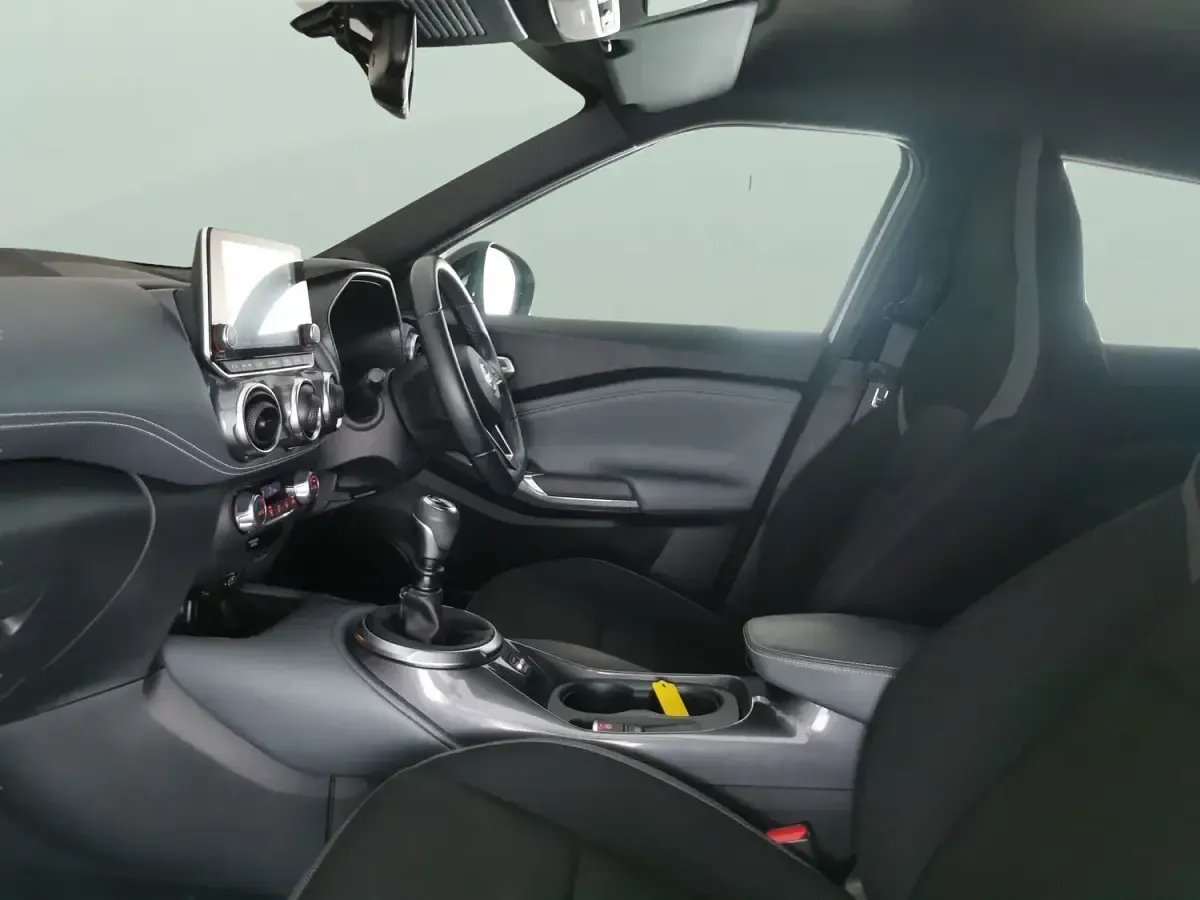Used Nissan Juke N-Connecta 114 HP (83 kW) 2021 White SUV