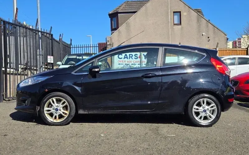 Used Ford Fiesta Zetec 82 HP (60 kW) 2016 Black Hatchback