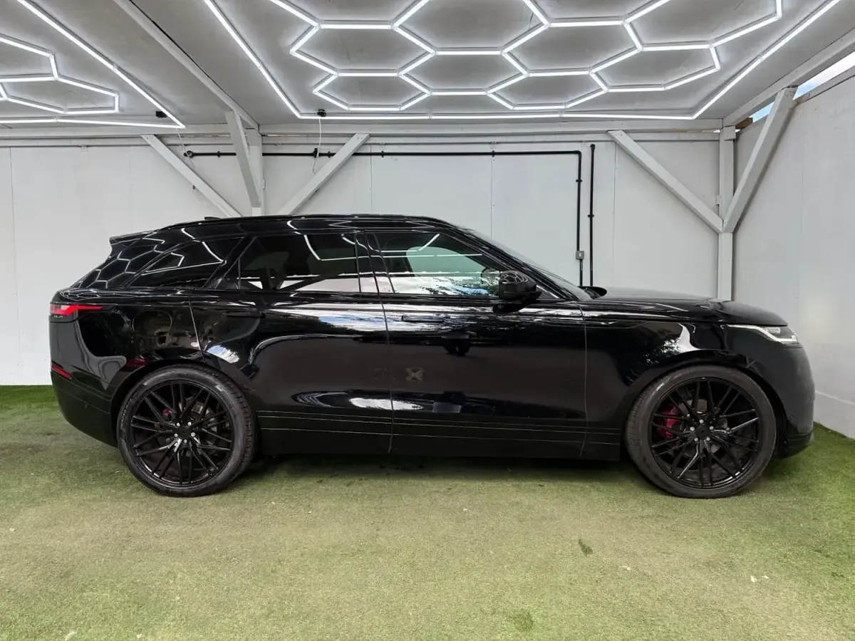 Used Land Rover Range Rover Velar SE 236 HP (173 kW) 2018 Black SUV