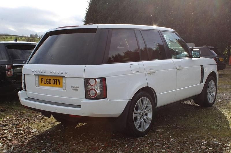 Used Land Rover Range Rover S 313 HP (230 kW) 2010 White SUV