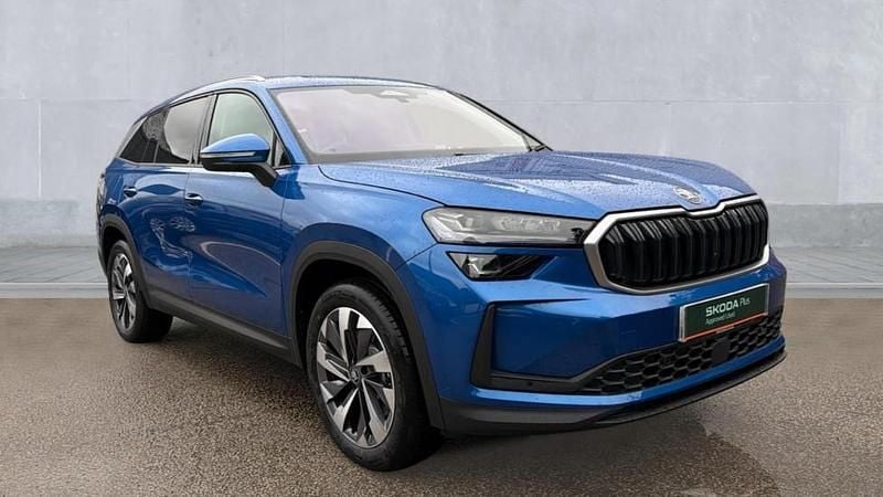 Race blue metallic Used 2025 Skoda Kodiaq SE L SUV | £44,850 - Image 1/4