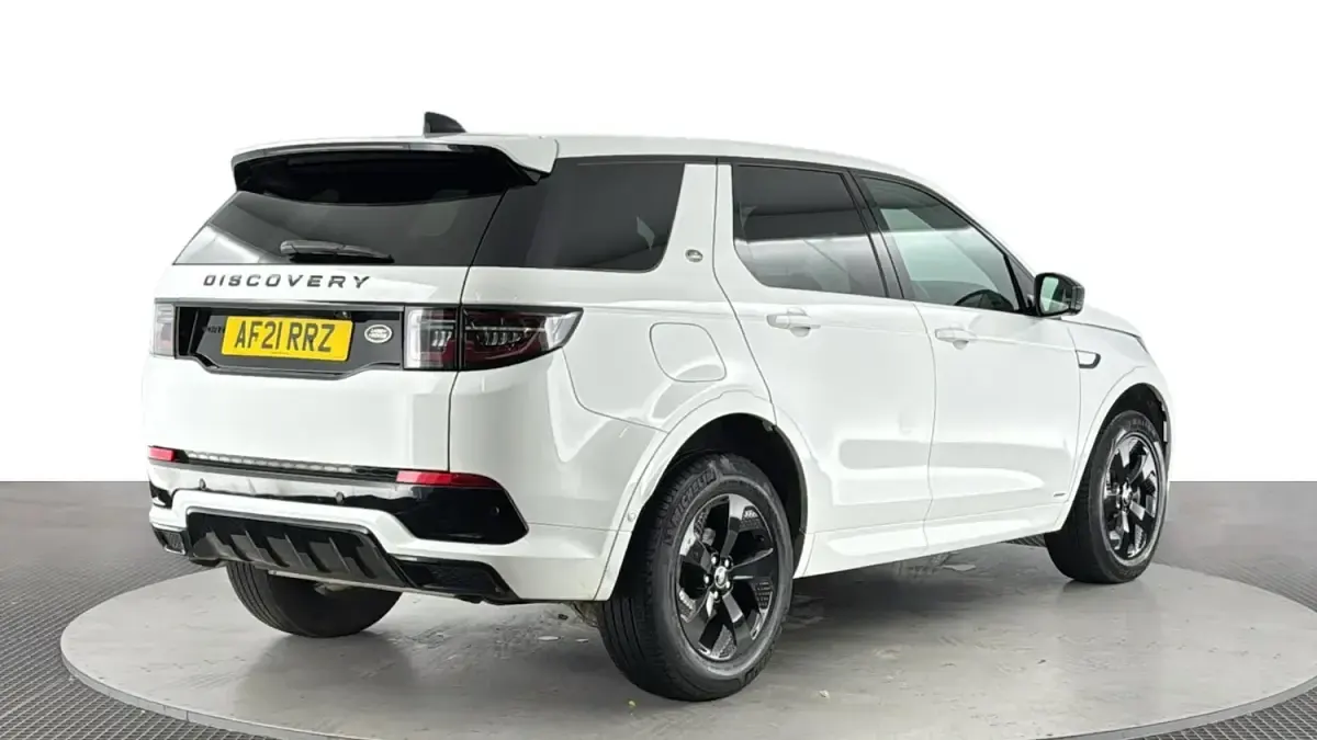 Used Land Rover Discovery 5 R-Dynamic 200 HP (147 kW) 2020 White SUV
