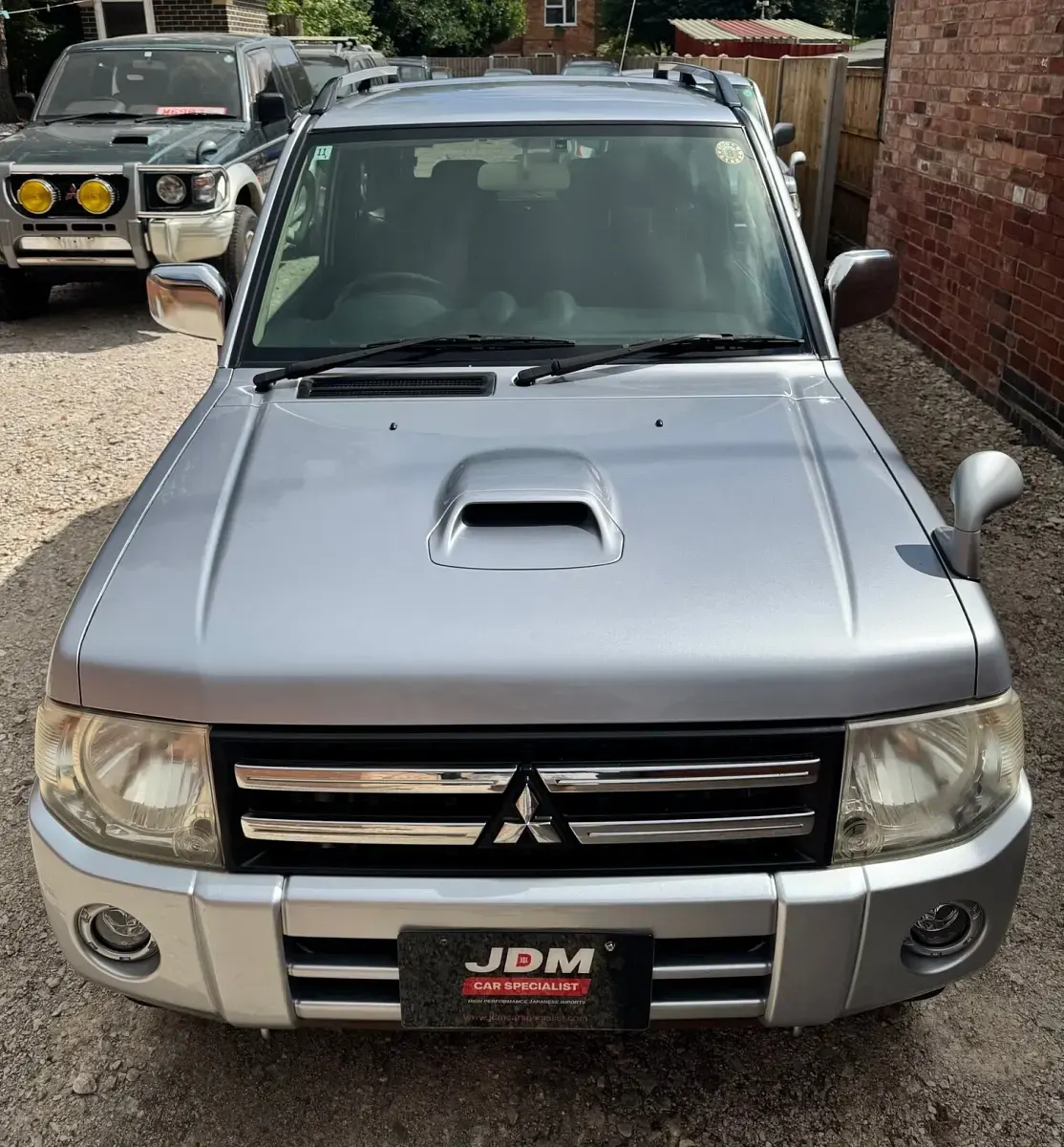 Used Mitsubishi Pajero 2010 Sliver burgundy SUV