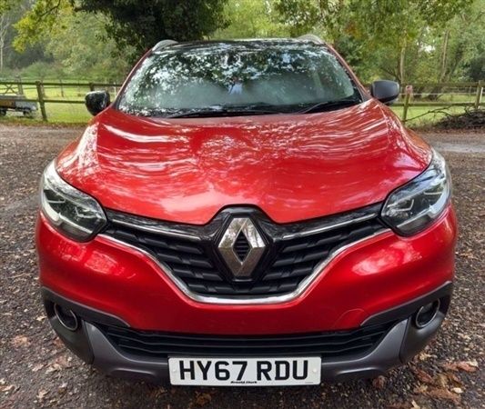 Red Used 2017 Renault Kadjar Signature SUV | £7,995 (Expensive) - Image 1/1