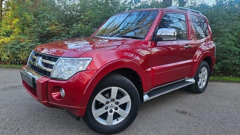 Used Mitsubishi Shogun Warrior 197 HP (144 kW) 2010 Red SUV