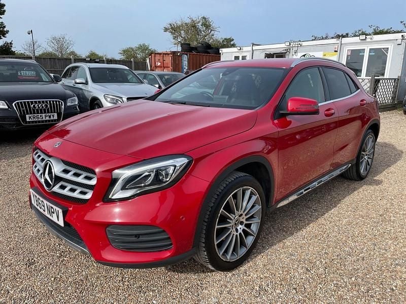 Used Mercedes GLA180 AMG line 122 HP (89 kW) 2020 Red SUV
