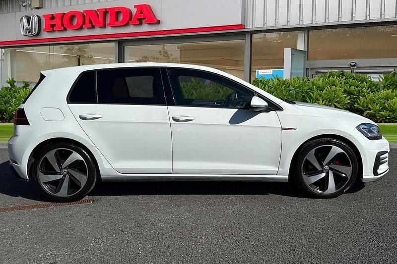 Begagnad VW Golf VII GTI 2017 Vit Halvkombi