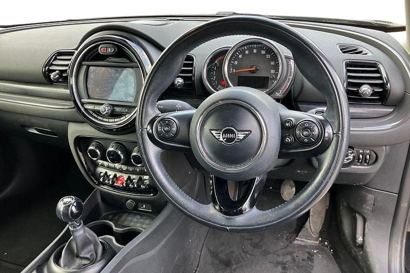 Used Mini Cooper Clubman Chili 150 HP (110 kW) 2018 Black Estate