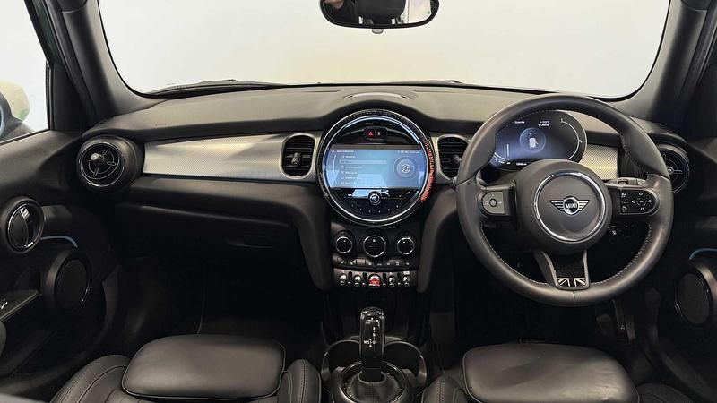 Używany Mini Cooper Exclusive 134 KM (98 kW) 2023 Zielony Hatchback