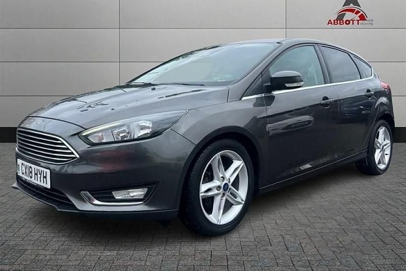 Used Ford Focus Titanium 125 HP (91 kW) 2018 Grey Hatchback