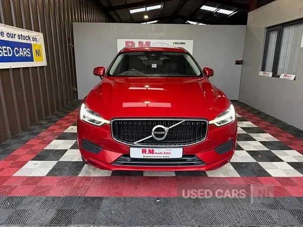 Used Volvo XC60 Momentum 190 HP (139 kW) 2018 Red SUV