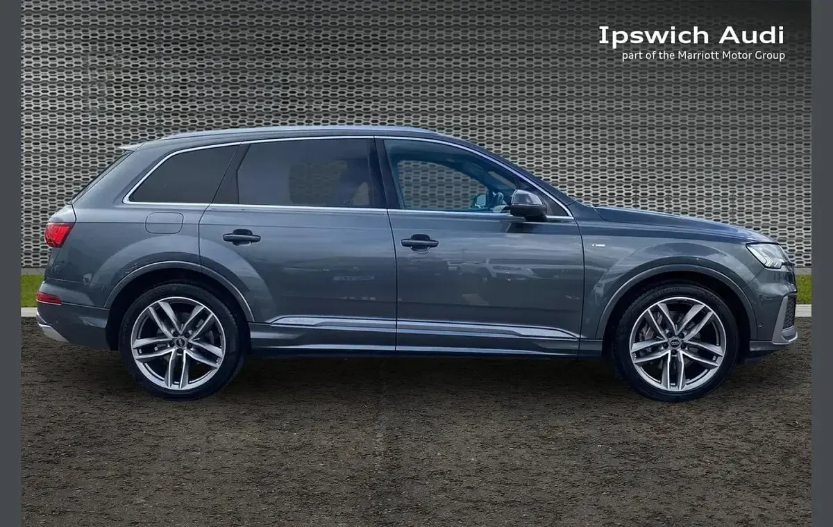 Used Audi Q7 S-Line 281 HP (206 kW) 2023 Grey SUV
