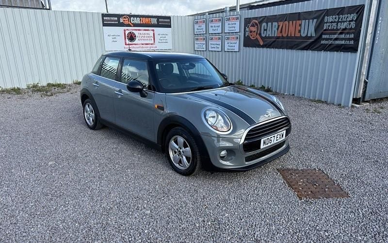 Używany Mini Cooper Hatch 136 KM (100 kW) 2017 Szary Hatchback