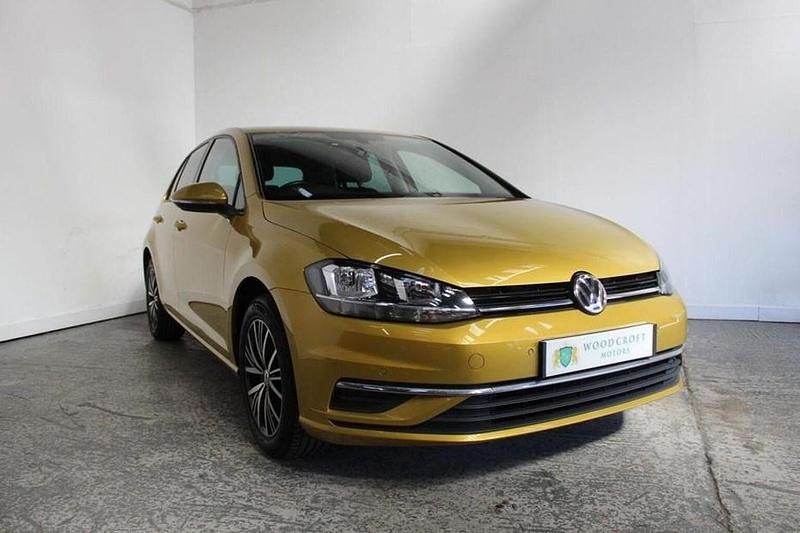 Used VW Golf VII SE 125 HP (91 kW) 2017 Yellow Hatchback