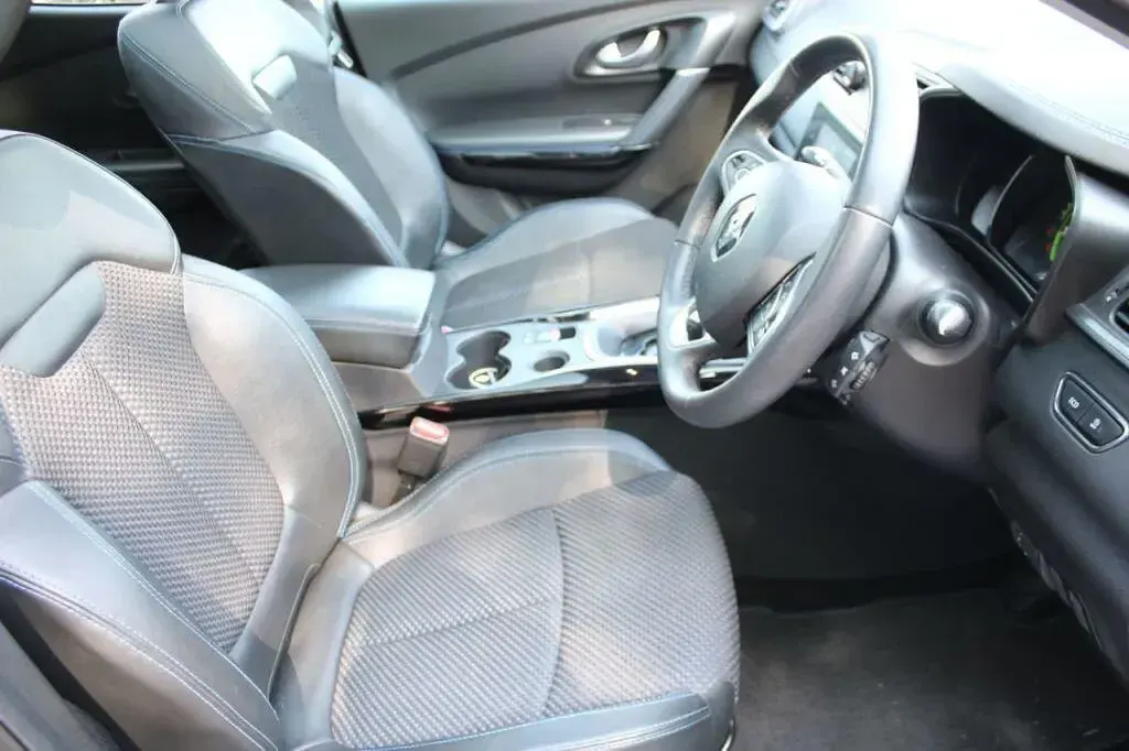 Used Renault Kadjar Version S 160 HP (117 kW) 2020 Silver SUV