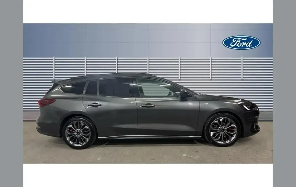 Used Ford Focus ST-Line 120 HP (88 kW) 2022 Grey Estate