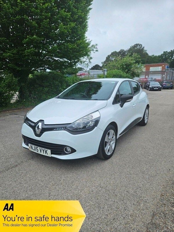 White Used 2015 Renault Clio IV Expression+ Hatchback | £3,995 (Fair price) - Image 1/3