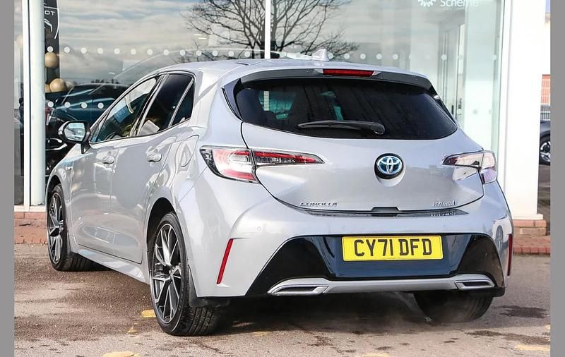 Usado Toyota Corolla 181 HP (133 kW) 2022 Cinzento Citadino