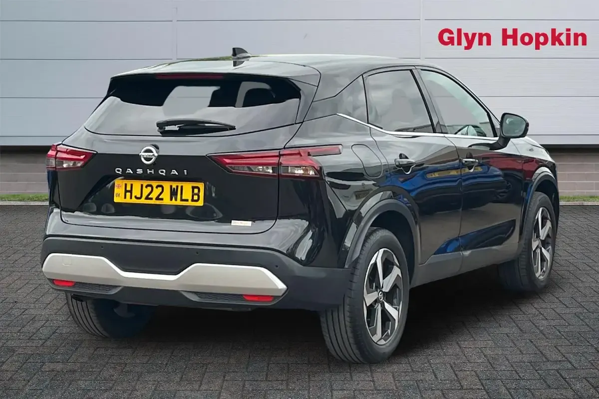 Used Nissan Qashqai N-Connecta 158 HP (116 kW) 2022 Black SUV
