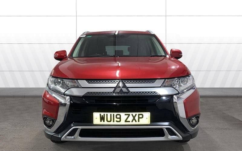 Used Mitsubishi Outlander 150 HP (110 kW) 2019 Red SUV