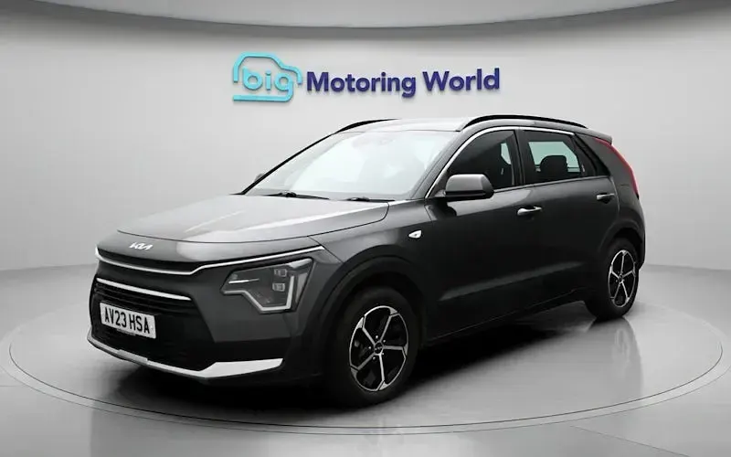 Używany Kia Niro 141 KM (103 kW) 2023 Szary SUV