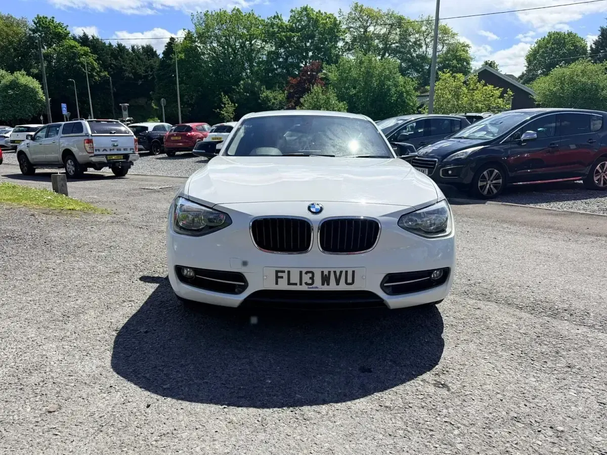 Used BMW 116 Sport Line 2013 White Hatchback