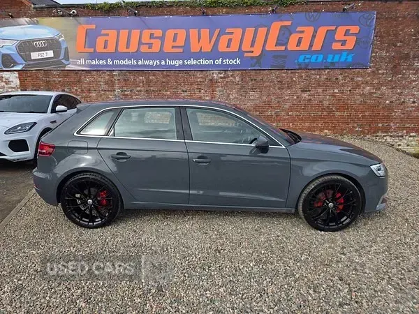 Begagnad Audi A3 Sport 150 HK (110 kW) 2018 Grå Sedan