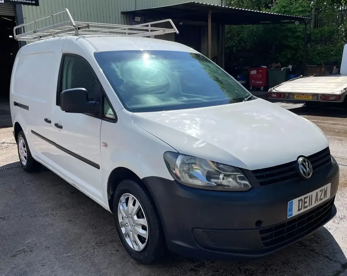 Usado VW Caddy 102 CV (75 kW) 2011 Blanco Monovolumen