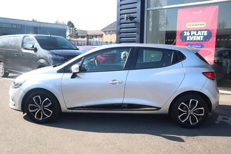 Used Renault Clio IV Play 89 HP (65 kW) 2019 Silver Hatchback