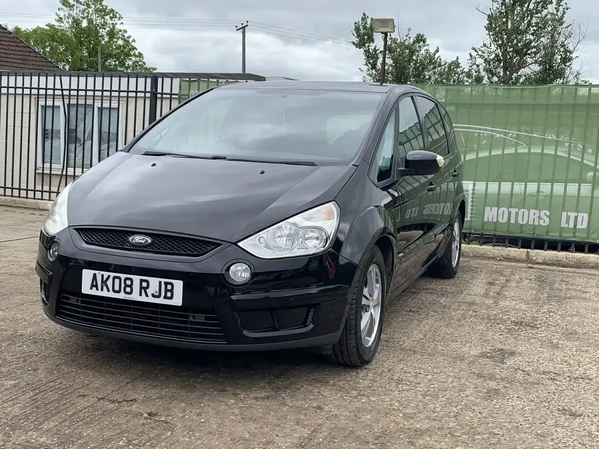 Used Ford S-MAX Zetec 100 HP (73 kW) 2008 Black MPV
