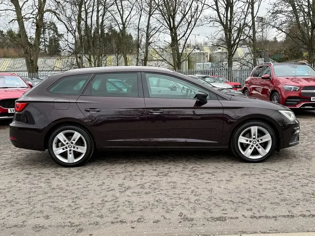 Used Seat Leon ST FR 150 HP (110 kW) 2018 Purple Estate