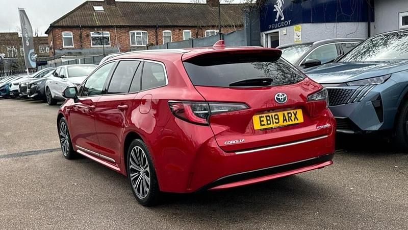 Used Toyota Corolla 120 HP (88 kW) 2019 Blue Estate