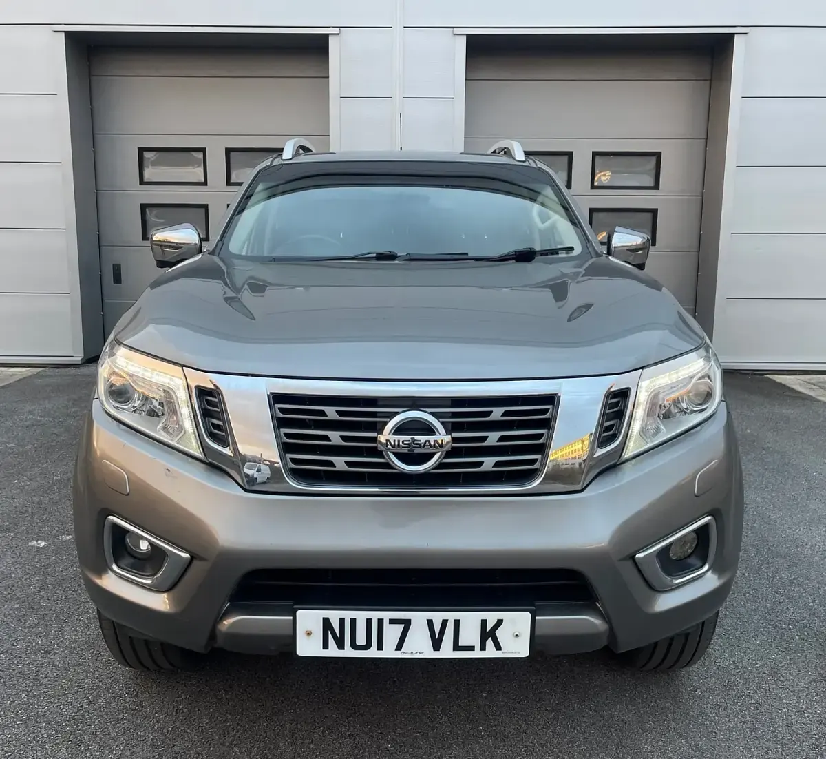Used Nissan Navara Tekna 2017 Grey Pickup