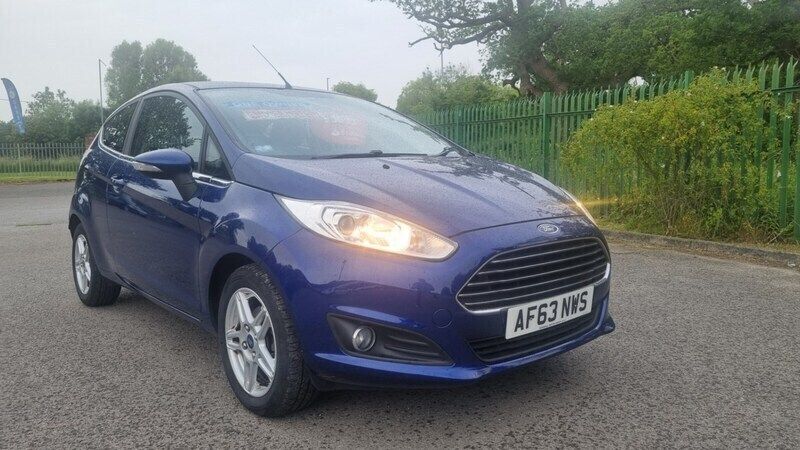 Blue Used 2013 Ford Fiesta Zetec Hatchback | £3,695 (Fair price) - Image 1/4