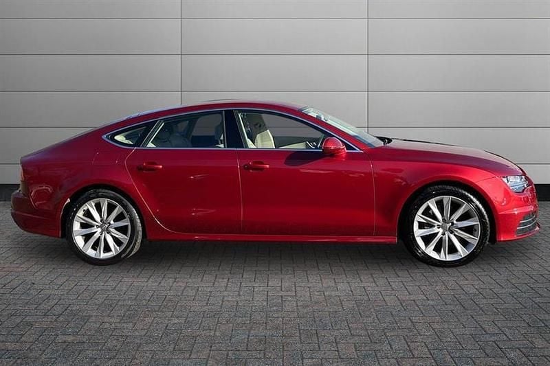Used Audi A7 Design 218 HP (160 kW) 2015 Garnet red Hatchback
