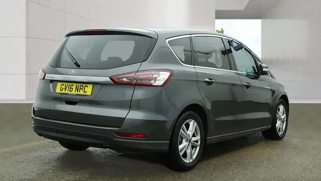 Used Ford S-MAX Titanium 180 HP (132 kW) 2016 Magnetic grey MPV